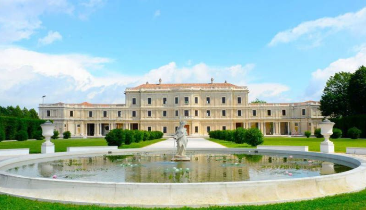 La splendida Villa Farsetti soprannominata la Versailles veneziana