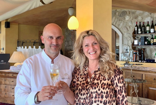Lo chef patron del ristorante La Casa degli Spiriti Federico Chignola con la moglie Sara Squarzoni